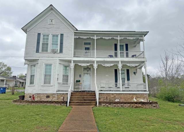 Property at 419 Main St, Clifton, TN 38425, 5 beds, 2.5 baths