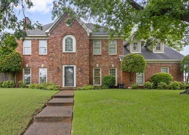 Property at 1231 Pinnacle Point Dr, Collierville, TN 38017, 4 beds, 2.5 baths