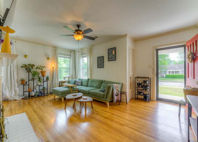 Property at 3704 Charleswood Ave, Memphis, TN 38122, 3 beds, 2 baths