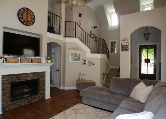 Property at 7327 Winterbrook Ln, Cordova, TN 38018, 4 beds, 2.5 baths