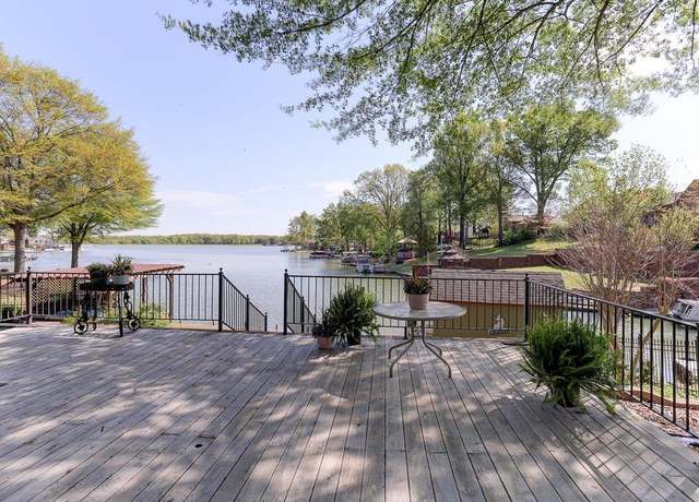 Property at 9654 Blue Spruce Dr, Lakeland, TN 38002, 4 beds, 3 baths