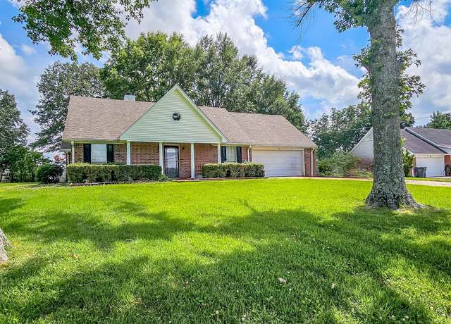 Property at 80 Country Place Dr, Oakland, TN 38060, 3 beds, 2 baths