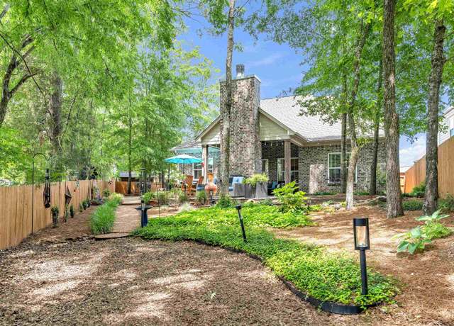 Property at 10195 Evergreen Manor Cv, Lakeland, TN 38002, 4 beds, 3.5 baths