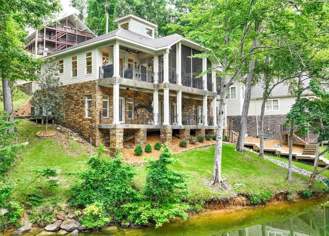 Property at 50 Seven Oaks Dr, Savannah, TN 38372, 4 beds, 4 baths