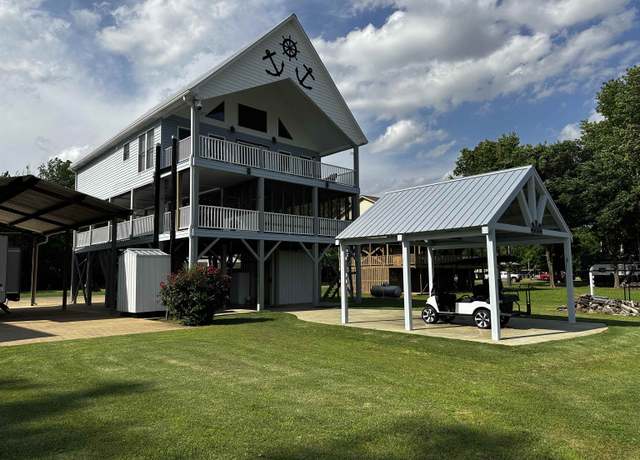 Property at 552 Catfish Ln, Crump, TN 38327, 2 beds, 2.5 baths