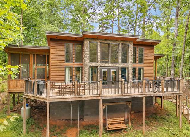 Property at 2404 Bobs Pass, Pigeon Forge, TN 37876, 2 beds, 2 baths