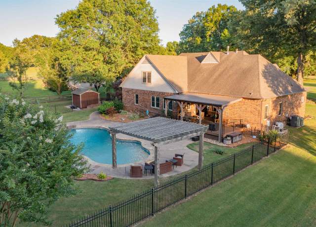 Property at 220 Willow Bend Way, Arlington, TN 38002, 4 beds, 3.5 baths