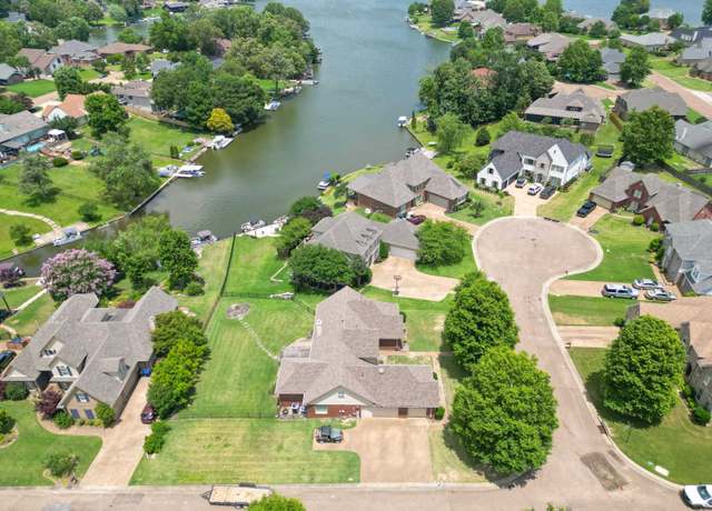 Property at 3871 Leeward Slopes Cv, Lakeland, TN 38002, 5 beds, 3 baths