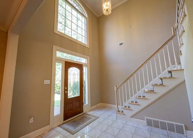Property at 10223 Poston Oaks Cir, Collierville, TN 38017, 4 beds, 3.5 baths