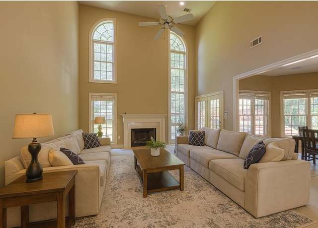 Property at 10223 Poston Oaks Cir, Collierville, TN 38017, 4 beds, 3.5 baths