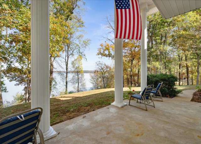 Property at 997 Vickers Ln, Big Sandy, TN 38221, 3 beds, 4 baths