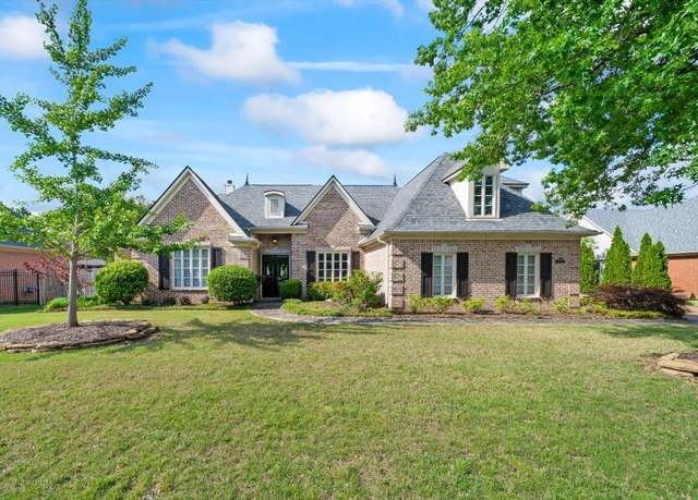 Property at 9842 Garden Pl, Collierville, TN 38139, 5 beds, 3.5 baths