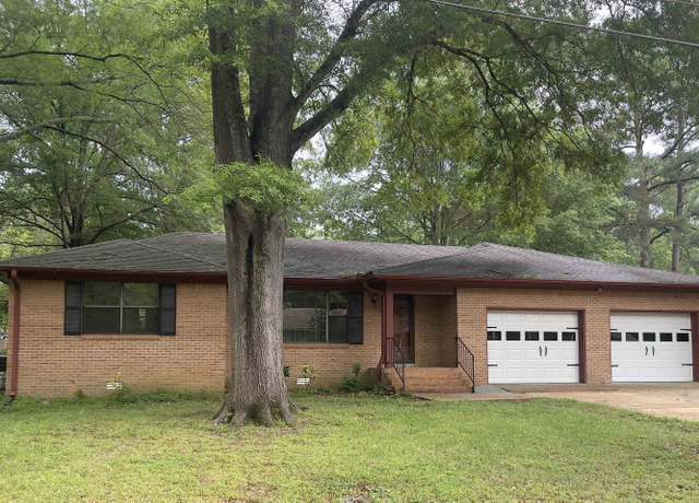 Property at 806 Lynn St, Somerville, TN 38068, 3 beds, 1.5 baths