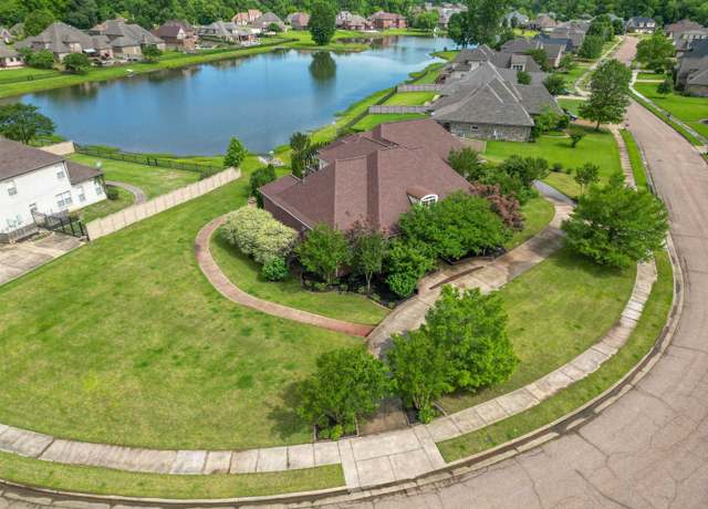 Property at 4829 Valley Birch Dr, Bartlett, TN 38002, 5 beds, 4.5 baths