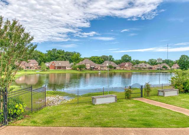 Property at 4829 Valley Birch Dr, Bartlett, TN 38002, 5 beds, 4.5 baths