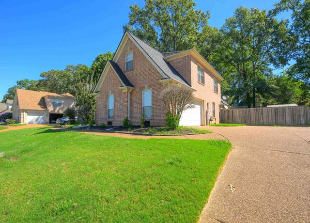 Property at 4648 Molsonwood Dr, Bartlett, TN 38135, 5 beds, 3 baths