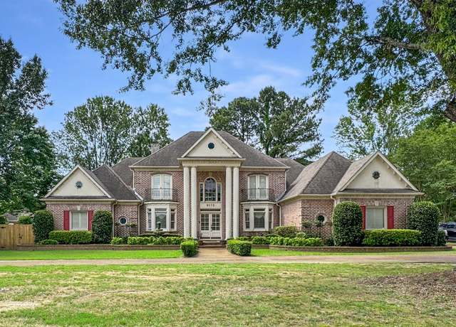 Property at 9573 Wolf River Blvd, Germantown, TN 38139, 4 beds, 4.5 baths