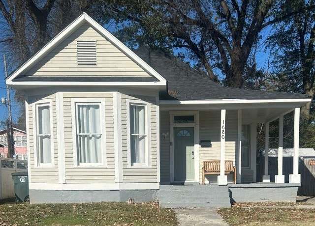 Property at 1680 Euclid Ave, Memphis, TN 38114, 3 beds, 2 baths