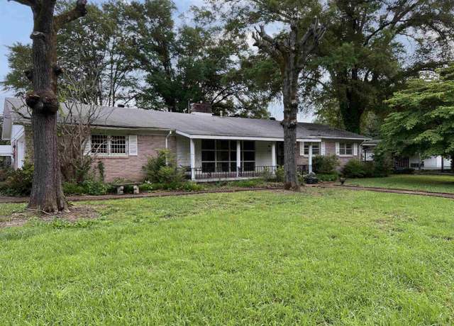 Property at 315 Davis St, Savannah, TN 38372, 3 beds, 2 baths