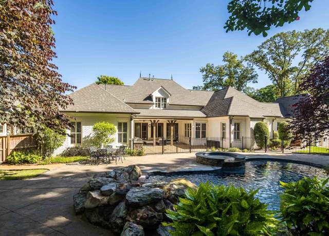 Property at 9981 Rue Bienville Cv, Lakeland, TN 38002, 5 beds, 4.5 baths