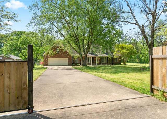 Property at 300 Hilldale Ln, Millington, TN 38053, 4 beds, 3 baths