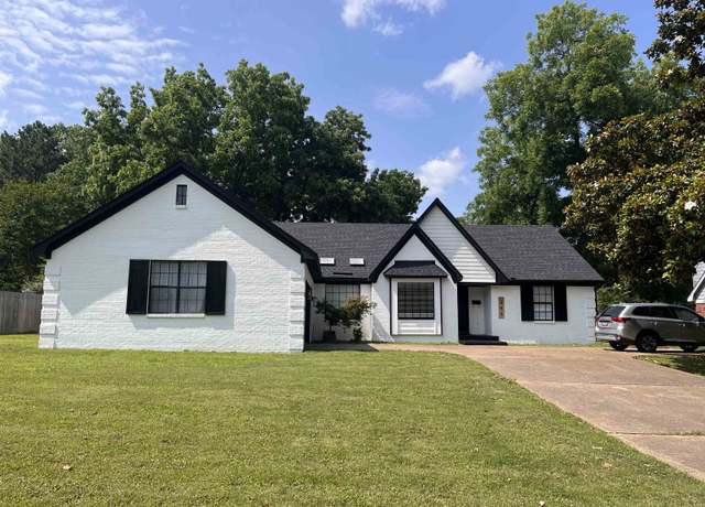 Property at 296 E Poplar Ave, Collierville, TN 38017, 3 beds, 2 baths