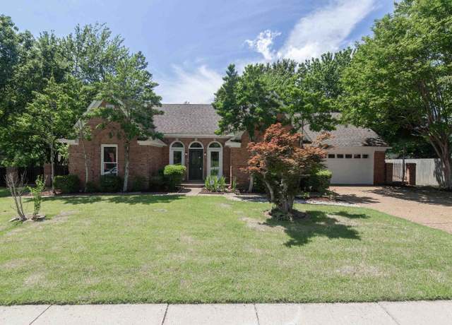 Property at 8432 Wood Shadows Ln, Memphis, TN 38018, 4 beds, 2.5 baths