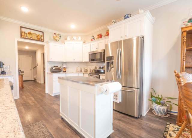 Property at 240 Hedge Rose Blvd, Somerville, TN 38068, 4 beds, 3 baths