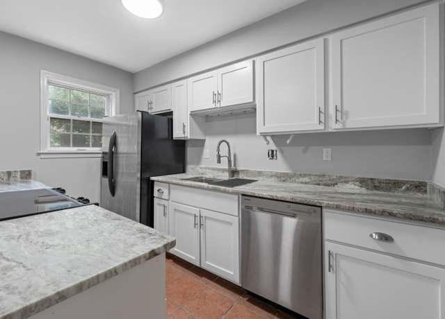 Property at 5686 Quince Rd #3, Memphis, TN 38119, 2 beds, 1.5 baths