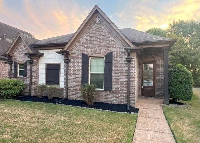 Property at 1977 Rochelle Ln, Cordova, TN 38016, 3 beds, 2 baths