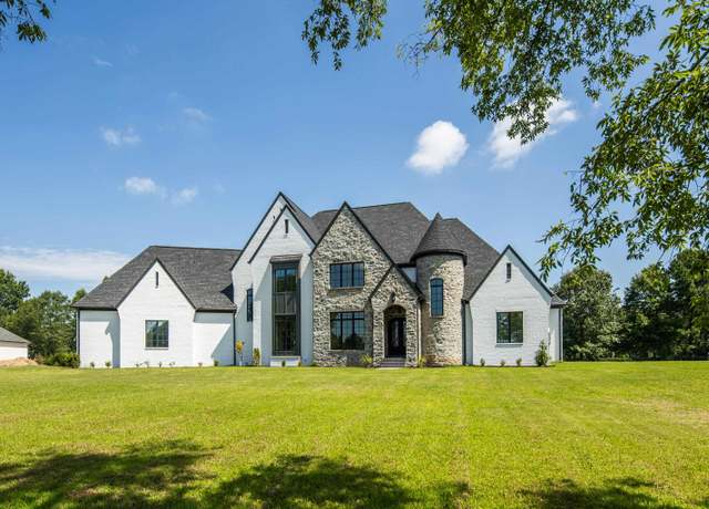 Property at 9926 Garden Wind Cv, Collierville, TN 38017, 5 beds, 6 baths