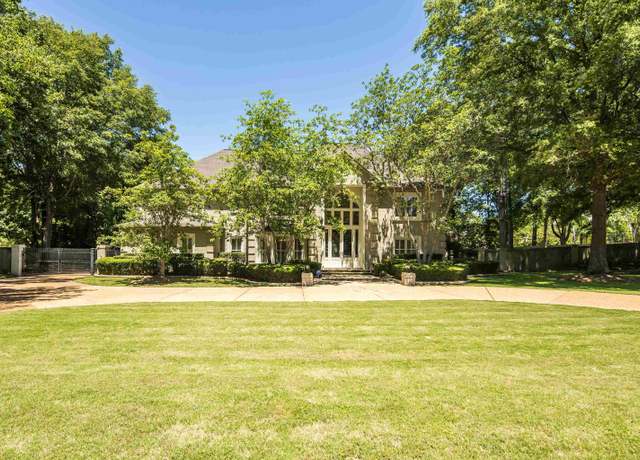Property at 9316 Forest Hill Ln, Germantown, TN 38139, 4 beds, 4.5 baths