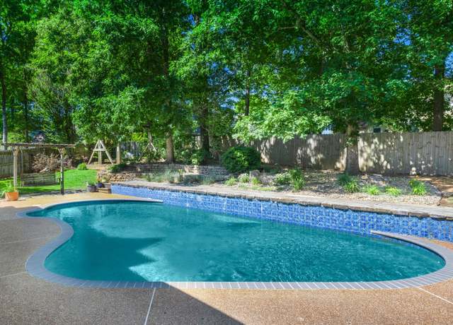 Property at 1620 Saddle Chase Cv, Memphis, TN 38016, 4 beds, 2.5 baths