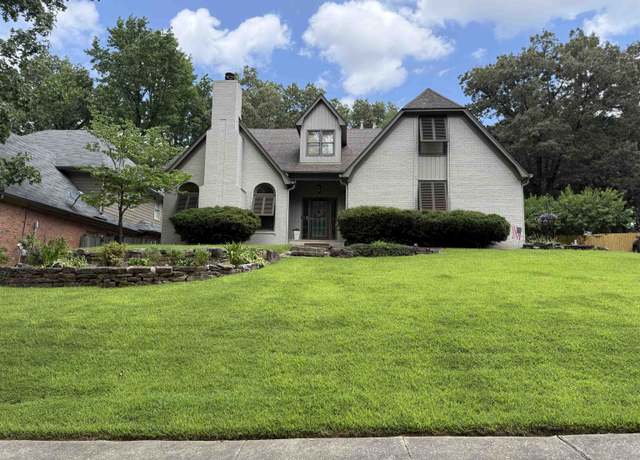 Property at 8686 Cedar Farms Dr, Cordova, TN 38016, 4 beds, 2.5 baths