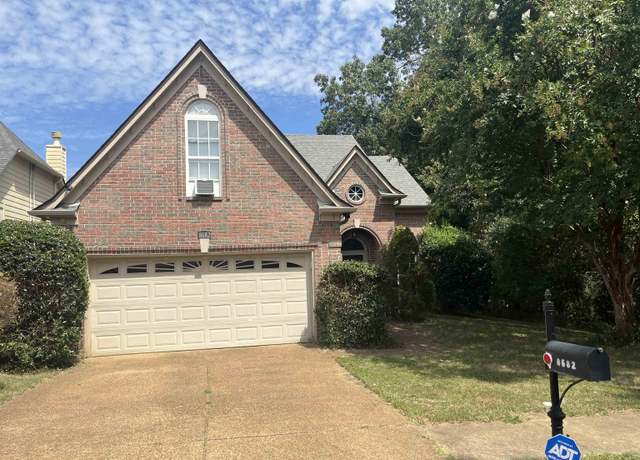 Property at 8682 Spice Wood Ln, Memphis, TN 38018, 3 beds, 2.5 baths