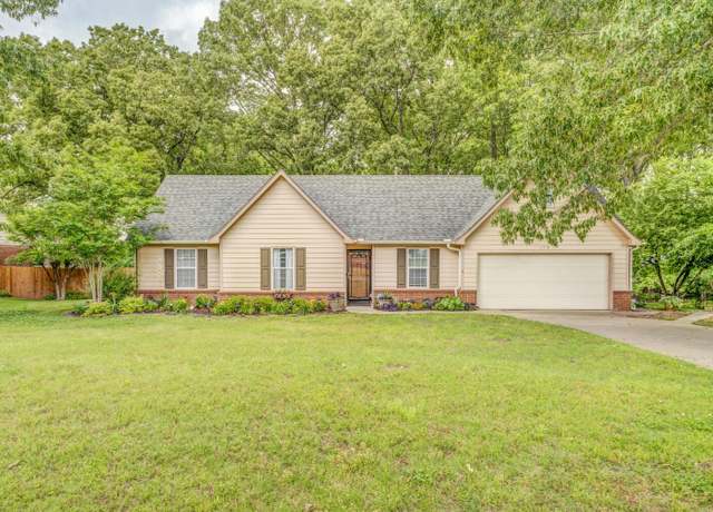 Property at 115 Country Place Dr, Oakland, TN 38060, 3 beds, 2 baths