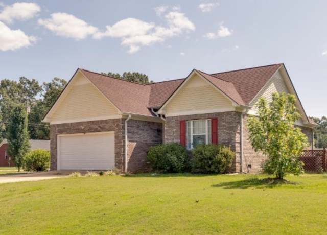 Property at 15 Bluebell Cv, Savannah, TN 38372, 3 beds, 2 baths