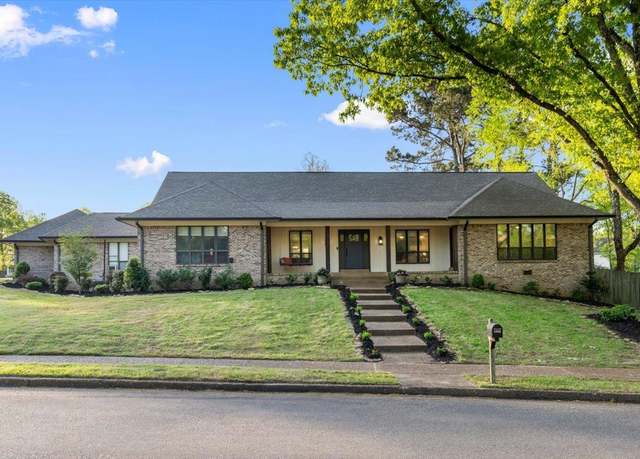 Property at 1362 Poplar Ridge Dr, Memphis, TN 38120, 5 beds, 4 baths