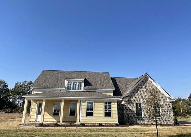 Property at 105 Hunters Point Dr, Marion, AR 72364, 4 beds, 3 baths