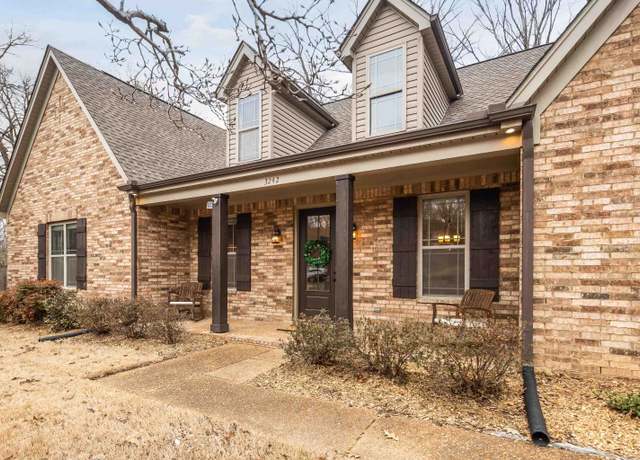 Property at 3242 Old Trail Dr, Lakeland, TN 38002, 4 beds, 3 baths