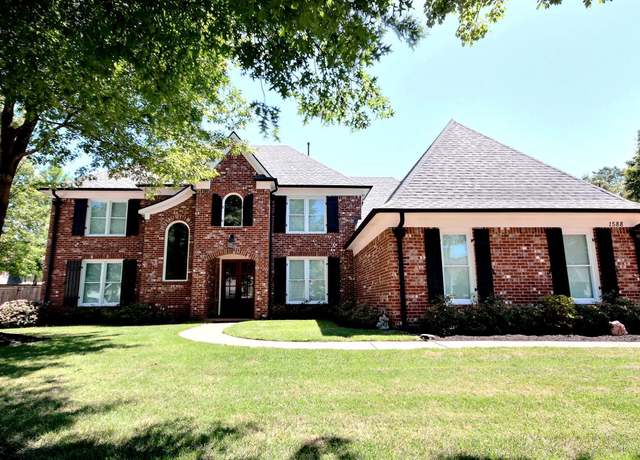 Property at 1588 Brackenshire Ln, Collierville, TN 38017, 5 beds, 3.5 baths
