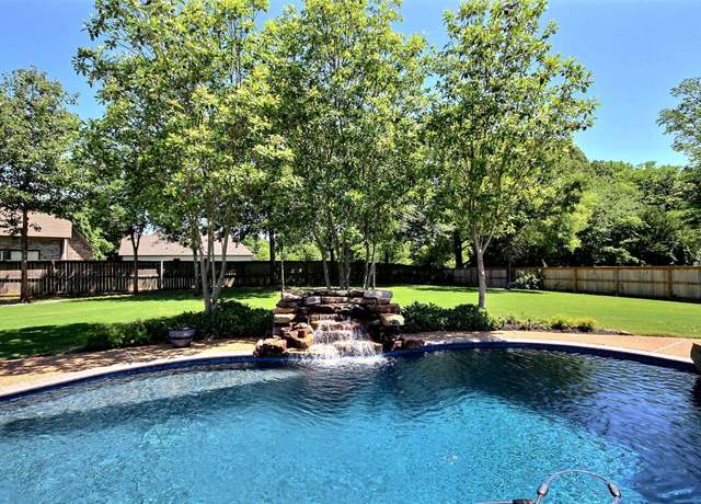 Property at 1588 Brackenshire Ln, Collierville, TN 38017, 5 beds, 3.5 baths