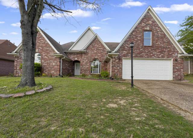 Property at 1104 Macon Hall Rd, Cordova, TN 38018, 5 beds, 3 baths