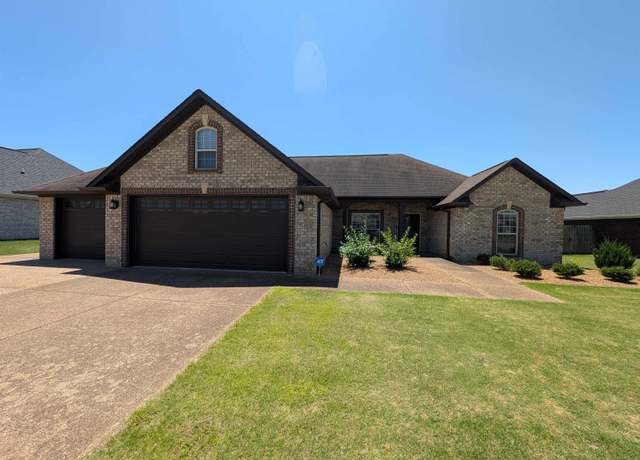 Property at 352 Vista Dr, Medina, TN 38355, 4 beds, 2 baths