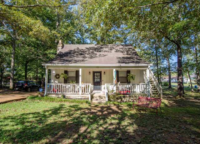 Property at 415 Cagle Cir, Savannah, TN 38372, 4 beds, 2 baths