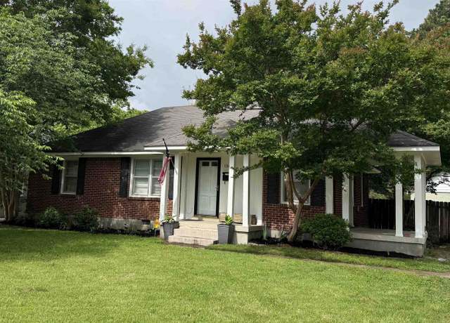 Property at 1343 Colonial Rd, Memphis, TN 38117, 3 beds, 1 bath