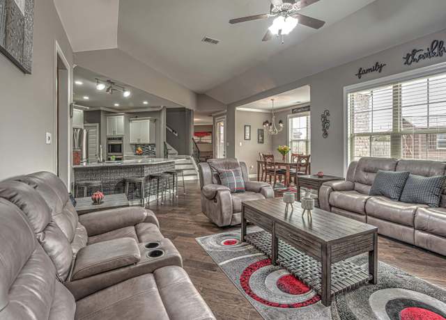 Property at 6169 Windsor Oak Dr, Arlington, TN 38002, 5 beds, 4.5 baths
