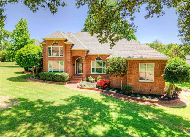 Property at 8749 Somerset Dr, Germantown, TN 38138, 4 beds, 3.5 baths