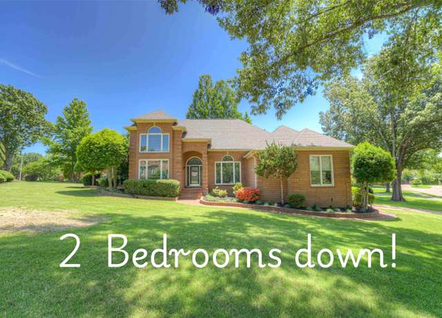 Property at 8749 Somerset Dr, Germantown, TN 38138, 4 beds, 3.5 baths