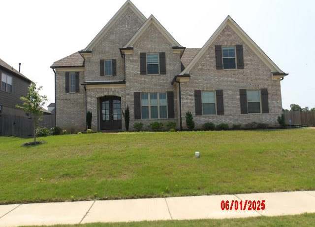 Property at 125 Laurel Wood Ln, Oakland, TN 38060, 4 beds, 2.5 baths